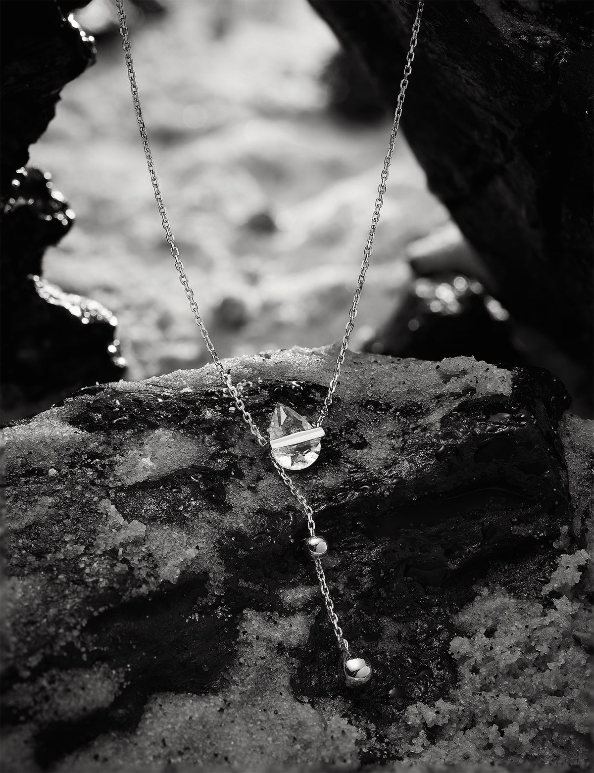 Movement Adjustable Crystal Necklace